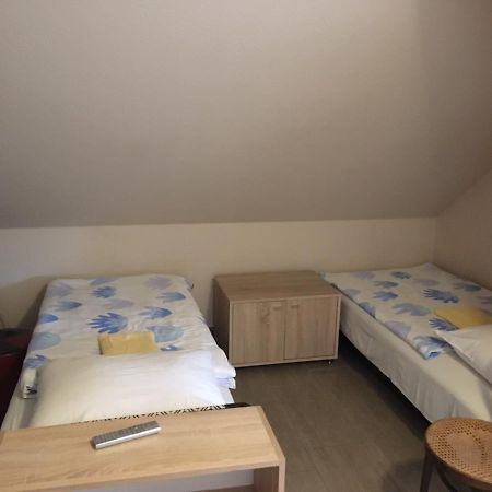 Csini Panzio Drinkbar Hotel Gyál Екстериор снимка