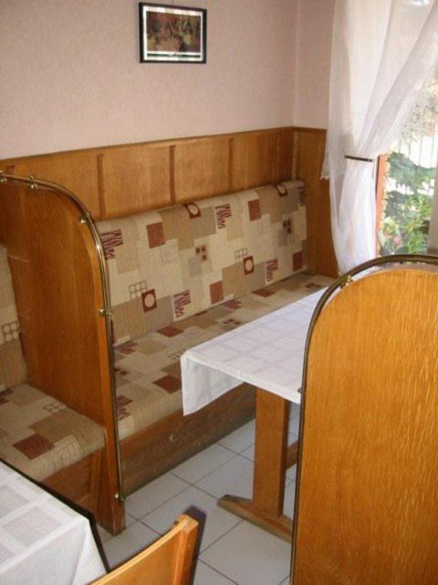 Csini Panzio Drinkbar Hotel Gyál Екстериор снимка