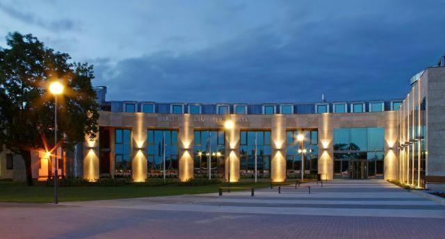 Csini Panzio Drinkbar Hotel Gyál Екстериор снимка