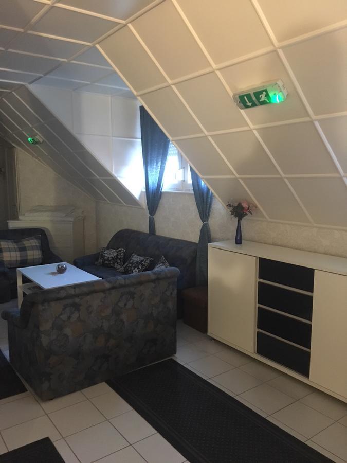 Csini Panzio Drinkbar Hotel Gyál Екстериор снимка