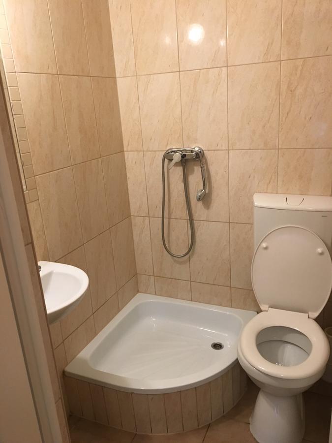 Csini Panzio Drinkbar Hotel Gyál Екстериор снимка