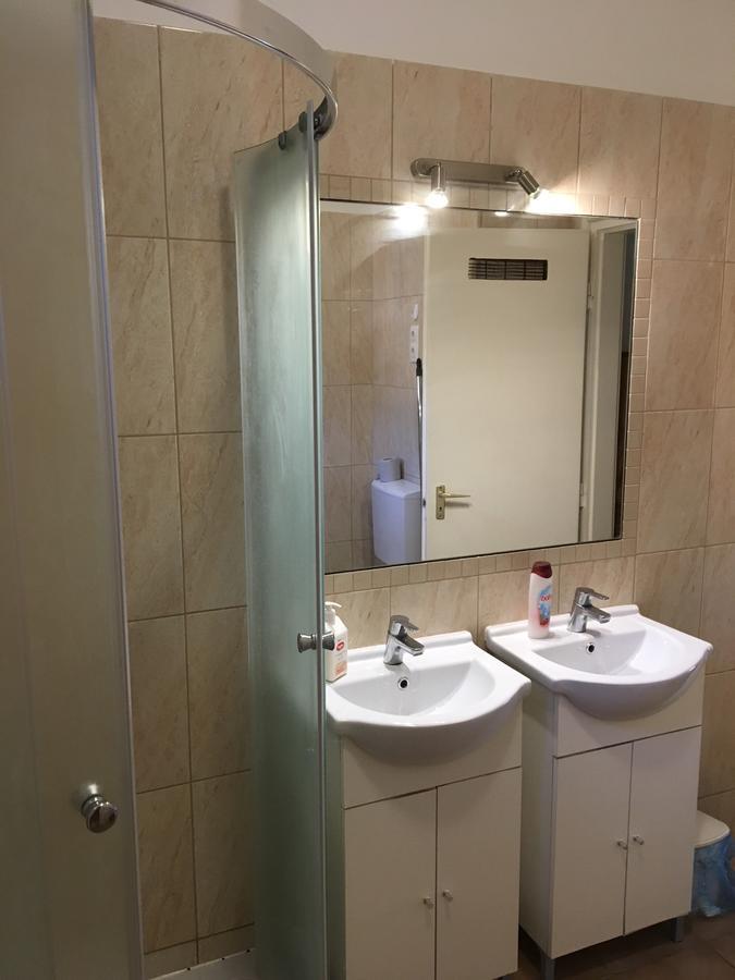 Csini Panzio Drinkbar Hotel Gyál Екстериор снимка