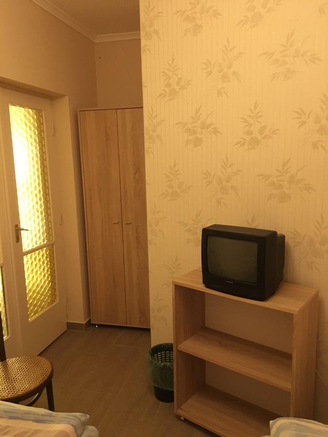 Csini Panzio Drinkbar Hotel Gyál Екстериор снимка